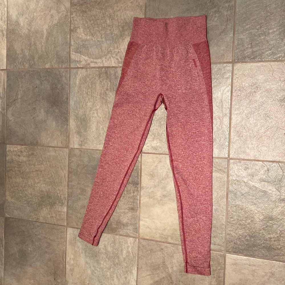 Gym shark leggings